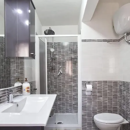 Apartment Center Little - 4 -